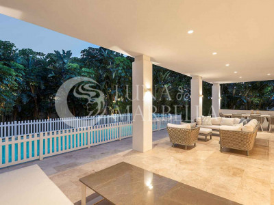 Villa for sale in Benahavis