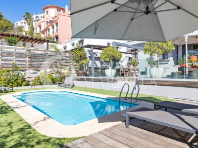 Semi Detached House for sale in Benahavis