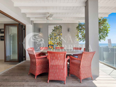 Semi Detached House for sale in Benahavis