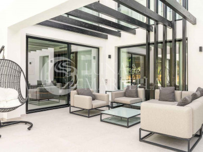 Villa for sale in Nueva Andalucia