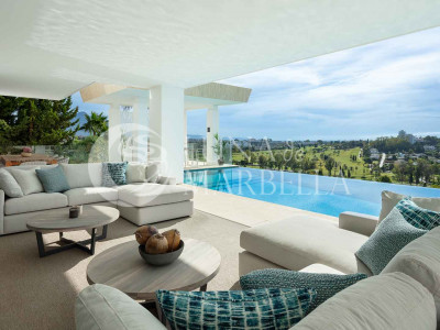 Villa for sale in Estepona