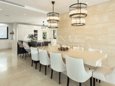 Villa for sale in Estepona