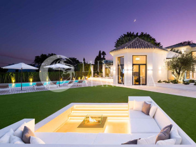 Villa for sale in Aloha, Nueva Andalucia
