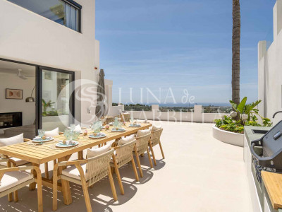 Villa for sale in Nueva Andalucia