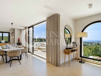 Villa for sale in Nueva Andalucia