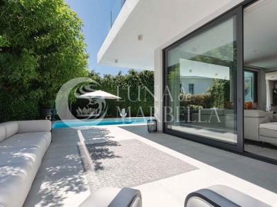 Villa for sale in Estepona