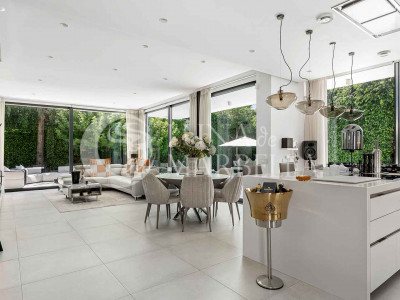 Villa for sale in Estepona