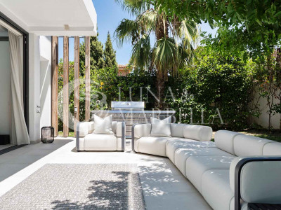 Villa for sale in Estepona