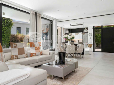 Villa for sale in Estepona
