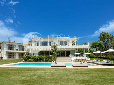 Villa for sale in Aloha, Nueva Andalucia