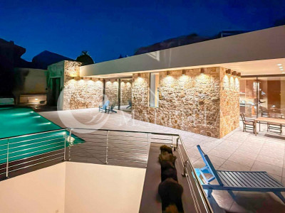 Villa for sale in Marbella East