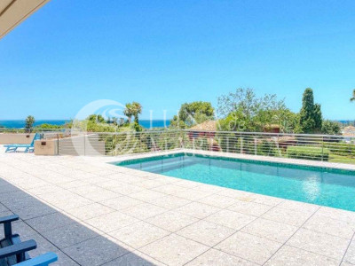 Villa for sale in Marbella East