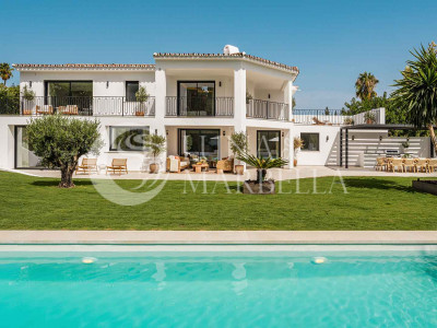 Villa en venta en Rocio de Nagüeles, Marbella Golden Mile