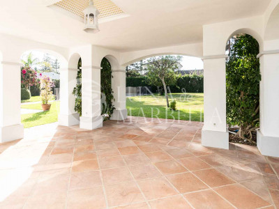Villa en venta en Estepona