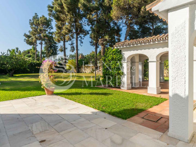 Villa en venta en Estepona