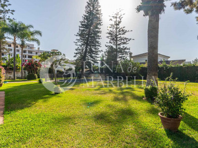 Villa en venta en Estepona