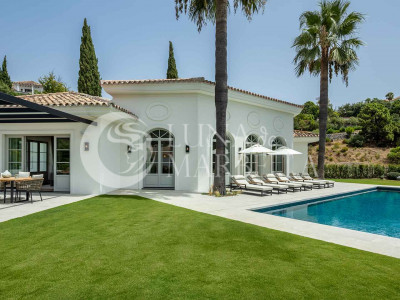 Villa for sale in Benahavis