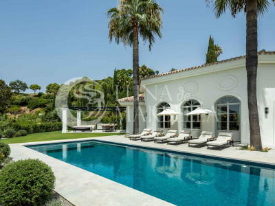 Villa for sale in Benahavis