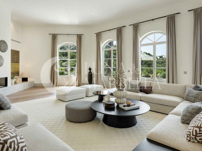 Villa for sale in Benahavis