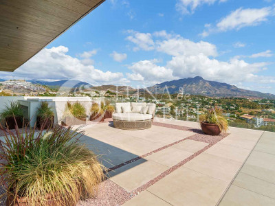 Villa for sale in Benahavis