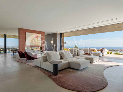 Villa for sale in Benahavis