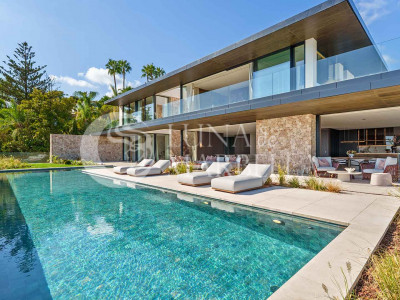 Villa for sale in Benahavis
