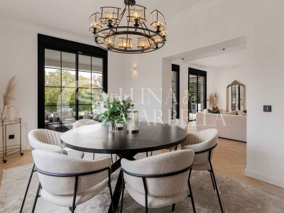 Villa for sale in Estepona