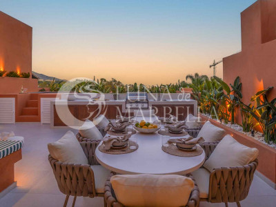 Ático en venta en Alminar de Marbella, Nueva Andalucia