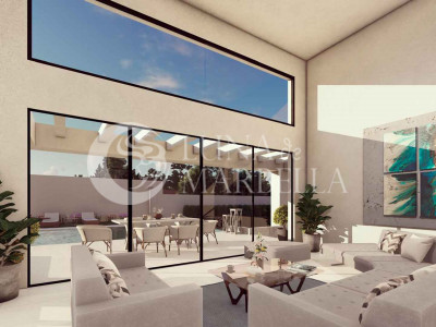 Villa for sale in Estepona