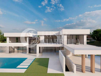 Villa for sale in Estepona