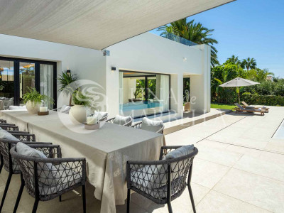 Villa en venta en Nueva Andalucia