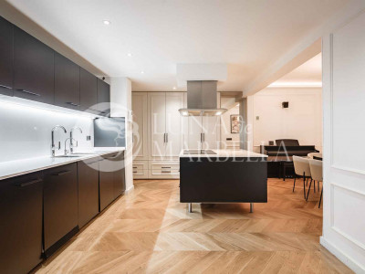 Apartamento en venta en Benahavis