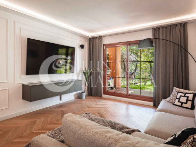 Apartamento en venta en Benahavis