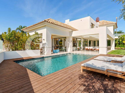 Villa for sale in Linda Vista Baja, San Pedro de Alcantara