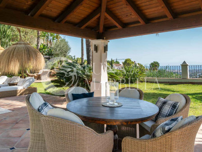 Villa for sale in Benahavis