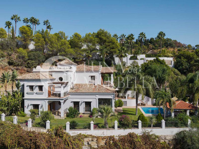 Villa for sale in Benahavis