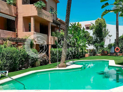 Apartamento en venta en Jardines de las Lomas, Marbella Golden Mile