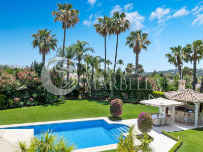 Villa for sale in Nueva Andalucia