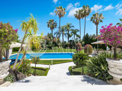 Villa for sale in Nueva Andalucia