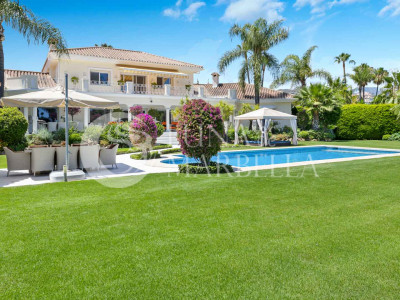 Villa in Nueva Andalucia