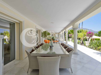 Villa for sale in Nueva Andalucia