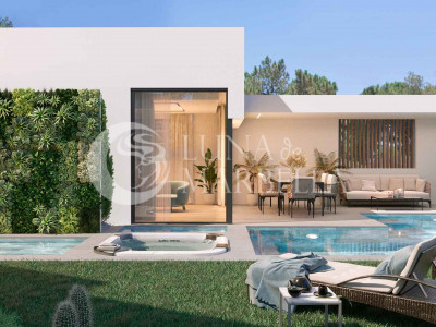 Villa for sale in Marbella East