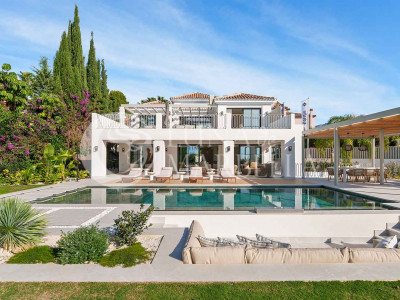 Villa en venta en El Herrojo, Benahavis