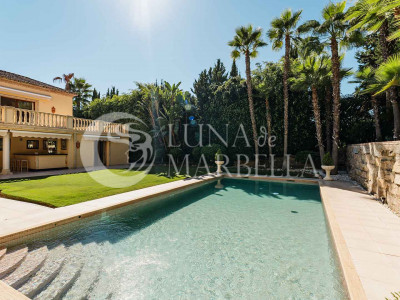 Villa en venta en Nueva Andalucia