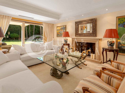 Villa en venta en Nueva Andalucia