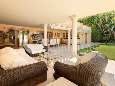 Villa en venta en Nueva Andalucia