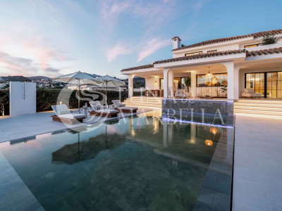 Villa en venta en Nueva Andalucia