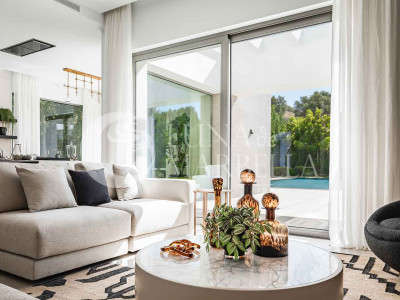 Villa en venta en Estepona