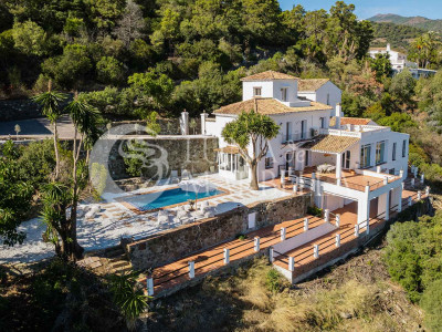 Villa en venta en El Madroñal, Benahavis