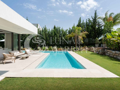 Villa en venta en Nueva Andalucia